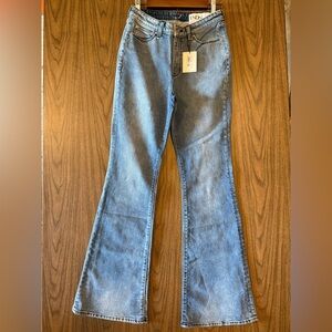 LNDN Denim, Medium Blue Wash Bootcut Organic Cotton‎ Women's Jeans. Size 28